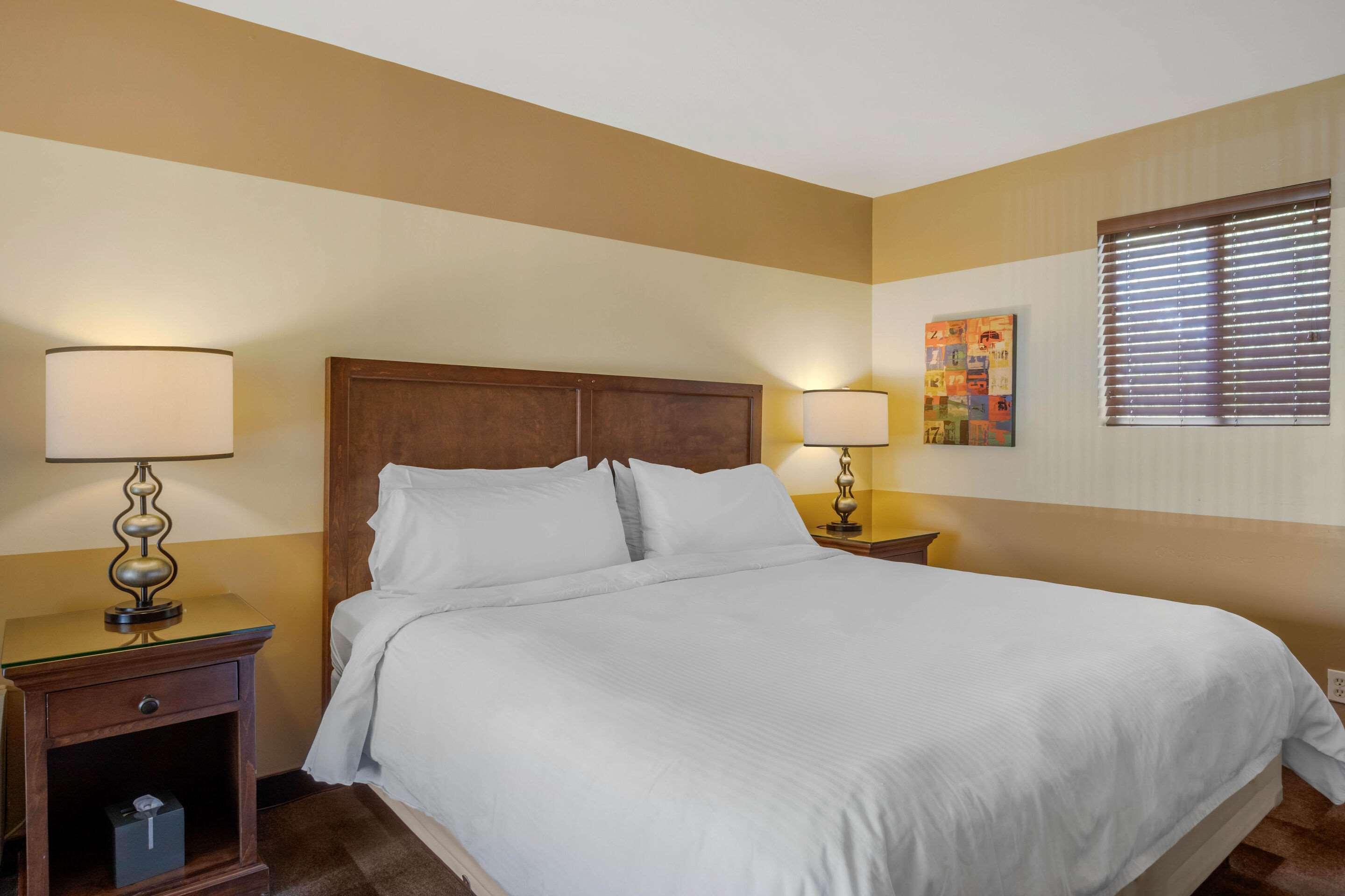 Carlton Oaks Lodge, Ascend Hotel Collection Санти Экстерьер фото
